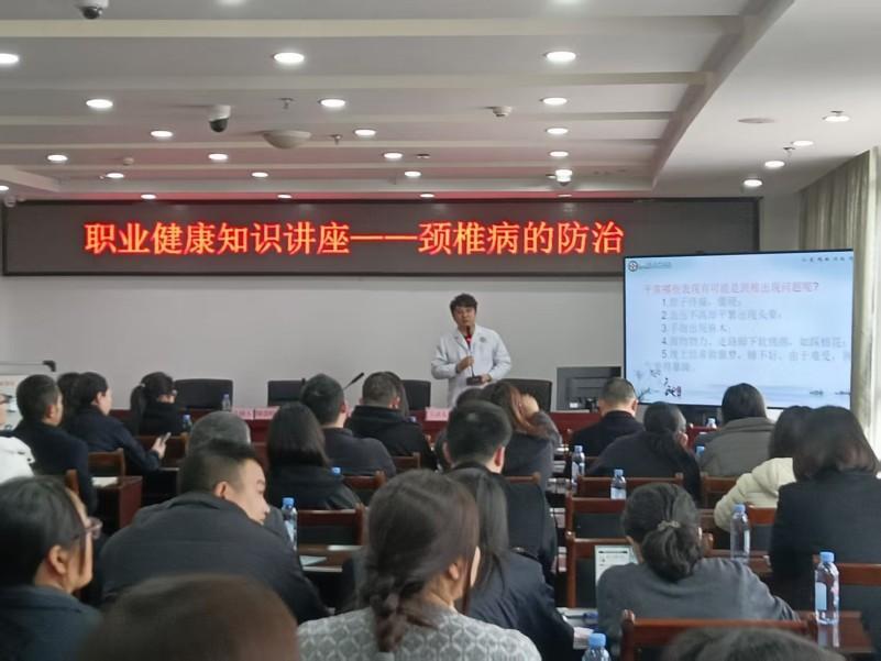 四川省名中醫何世平傳承工作室下鄉“傳技”，助力基層中醫養生保健服務普及